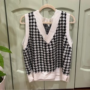 Oversized Houndstooth Sweater Vest